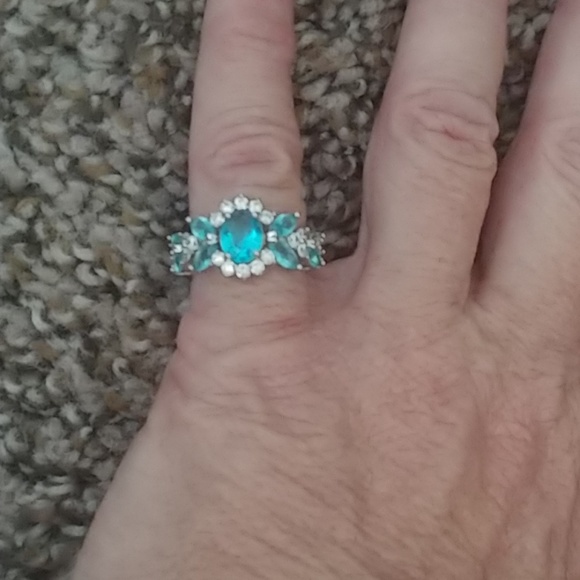 Ring - Picture 1 of 6